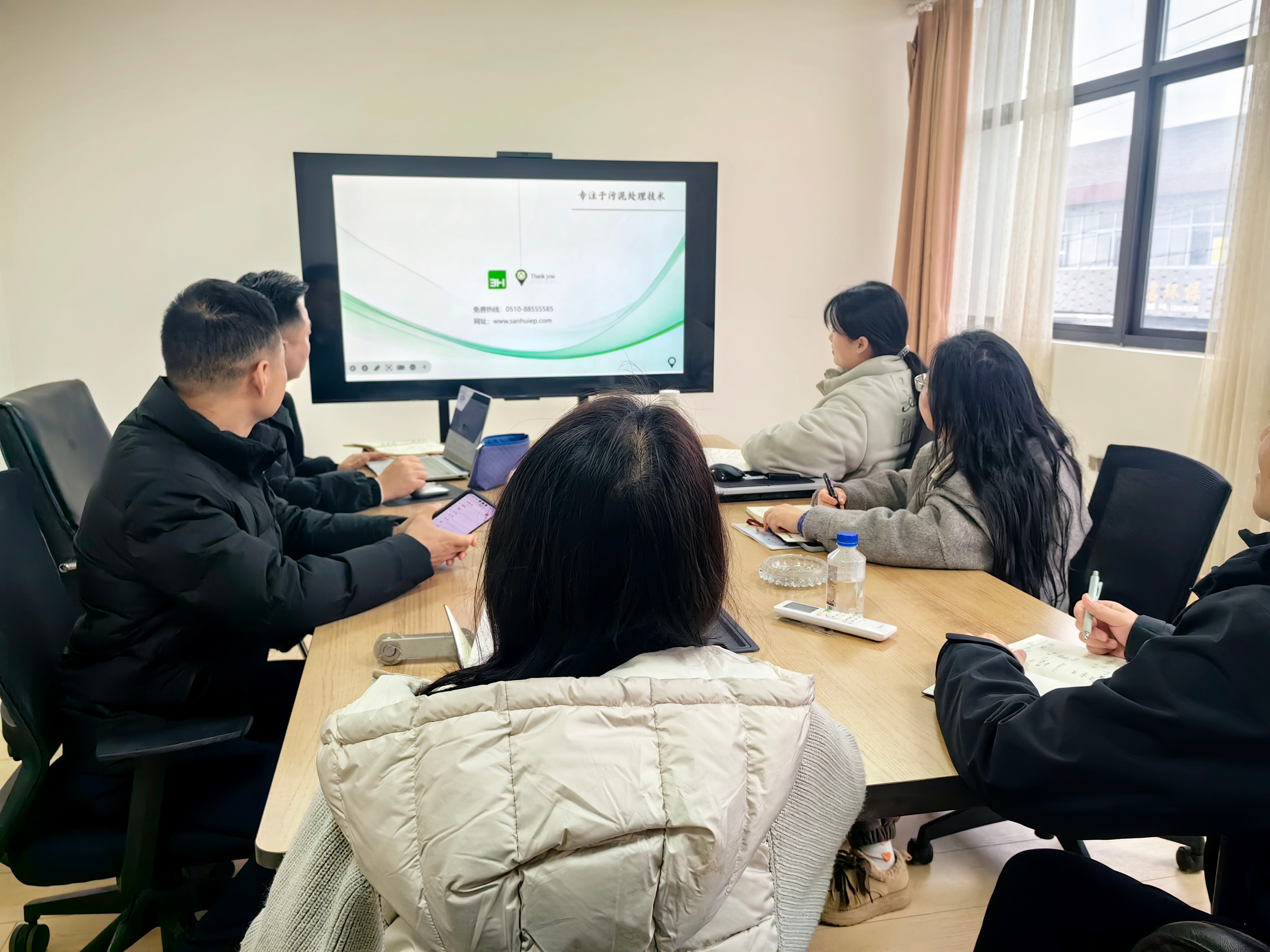 71c2bdeabfd5beb8f5f2d331d9446ffa(1)